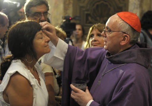 Photo Par Juan Mabromata - L'élection de Jorge Bergoglio au Saint-Siège est une première pour l'Eglise catholique, qui n'a jamais été dirigée par un représentant de la Compagnie de Jésus