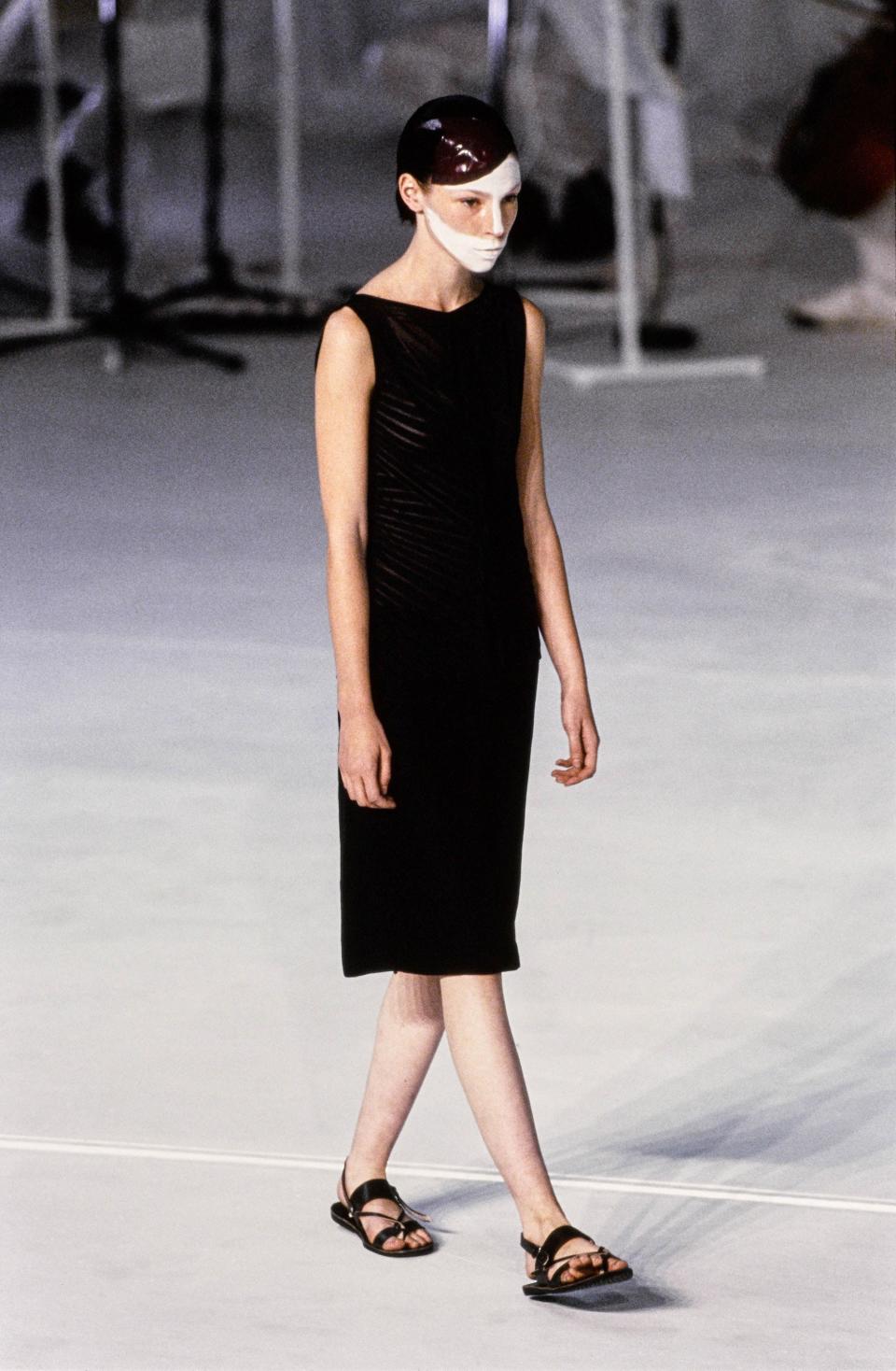 Alissa Bennett walks Chalayan Spring 1998 Ready-to-Wear.