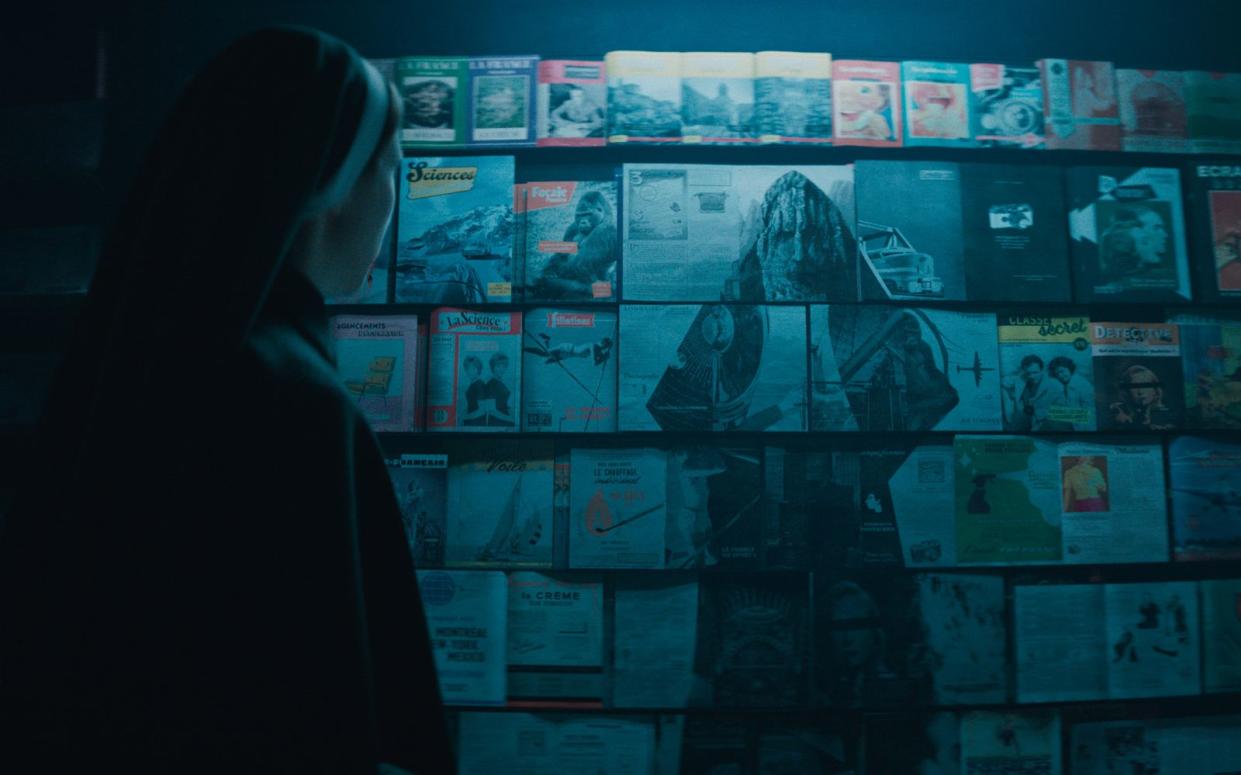 In "The Nun II" kehrt eine der meistgefürchteten Horrorfiguren der jüngeren Vergangenheit auf die große Leinwand zurück. (Bild: 2023 Warner Bros. Entertainment)