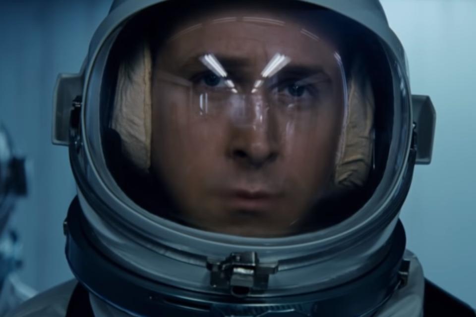 Su último trabajo en la gran pantalla fue 'First Man (El primer hombre)' (2018), <em>biopic </em>en el que dio vida a Neil Armstrong. Próximamente le veremos en 'Wolfman', 'The Gray Man' y 'Project Hail Mary'. (Foto: Universal Pictures)