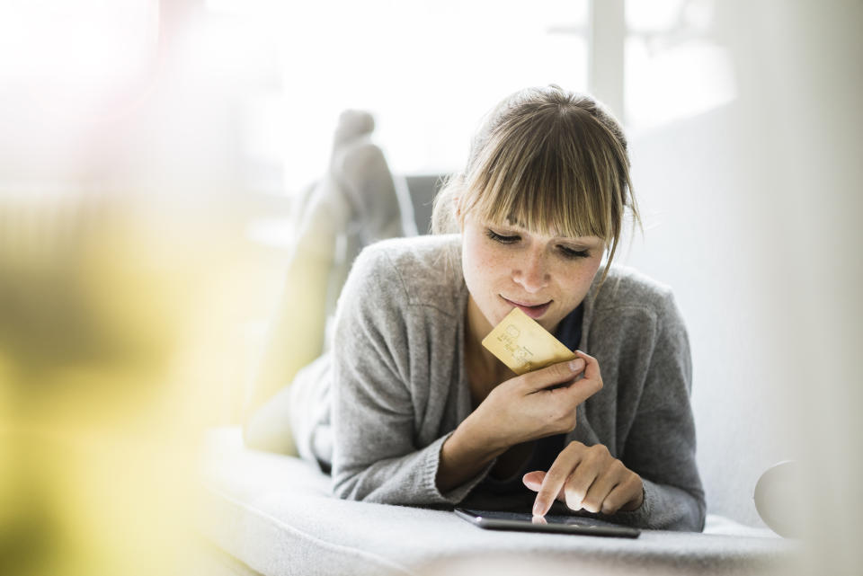 Damit der Superdeal nicht zum Dealbreaker wird, solltest du dich vorab über Zollgebühren informieren. (Bild: Getty Images)