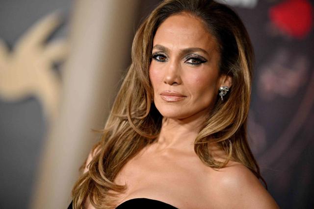 Jennifer Lopez Says Her Twins Don't Like When She Wears Crop Tops