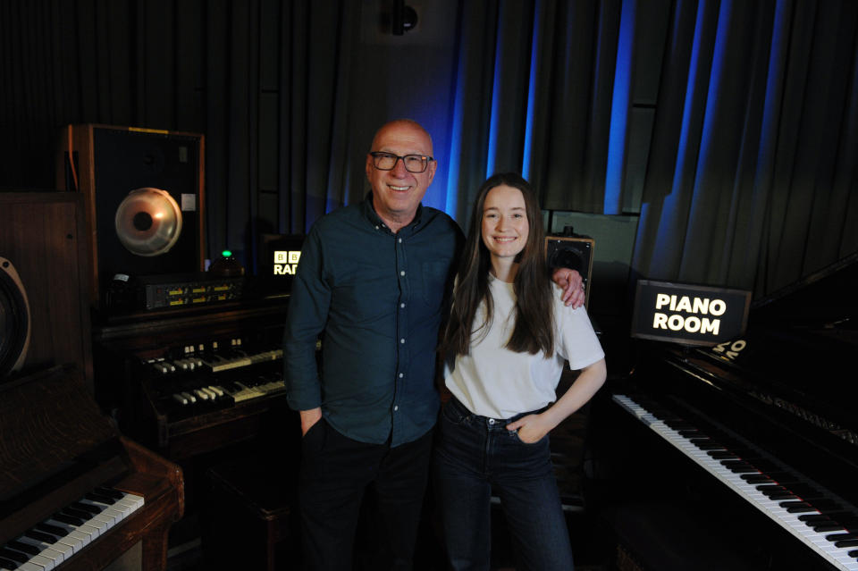 Ken Bruce meets Sigrid. (BBC)