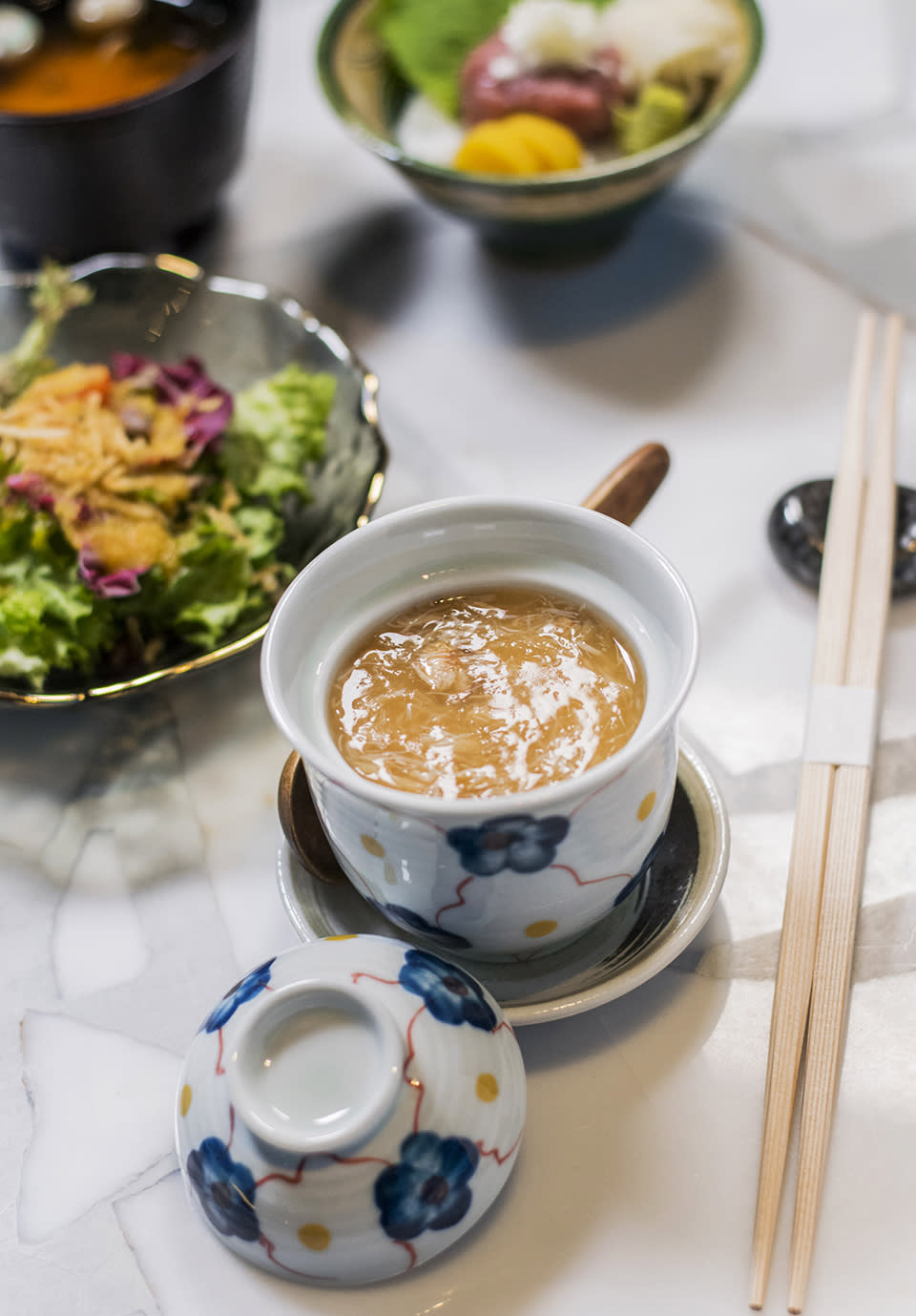 天后靚裝Omakase超巨型180度LED牆打卡位 超豪華原隻龍蝦海膽丼
