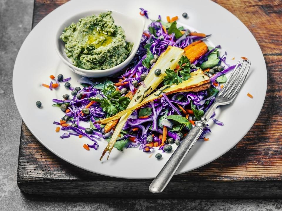 red cabbage and carrot salad