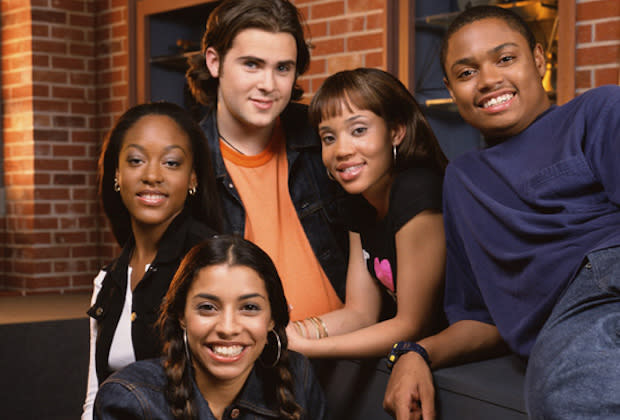 24. Taina (2001-2002)