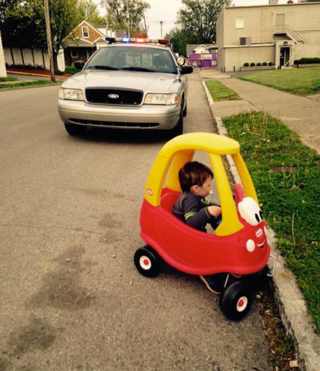 Officer Bill Mayo pulled over Jaxon Arbuckle, 2, at his mother’s request. Photo: Ashley Crawford/Facebook