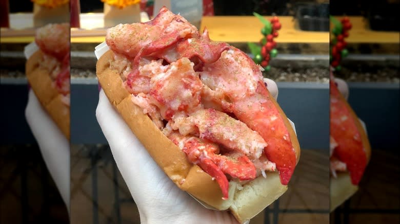 Luke's Lobster lobster roll