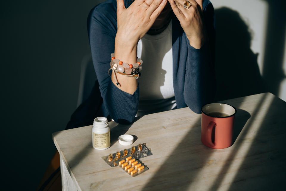 El exceso de analgésicos puede tener efectos secundarios importantes y ser contraproducente para el alivio del dolor de cabeza. (Getty Creative)