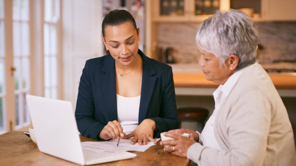 Offering the best financial advice to match her lifestyle