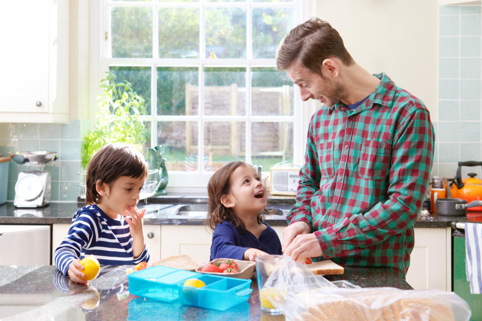 Here's how to pack a more sustainable lunchbox for kids and adults.&nbsp; (Photo: dorioconnell via Getty Images)