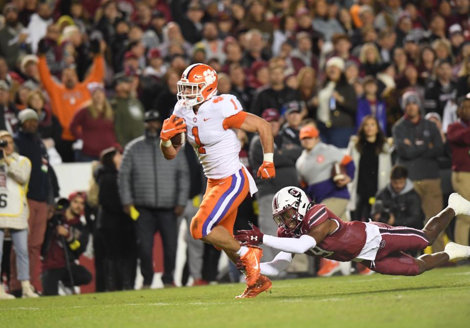 Will Shipley (1) breaks free for a 29-yard touchdown run in the first quarter against South Carolina on Saturday night.