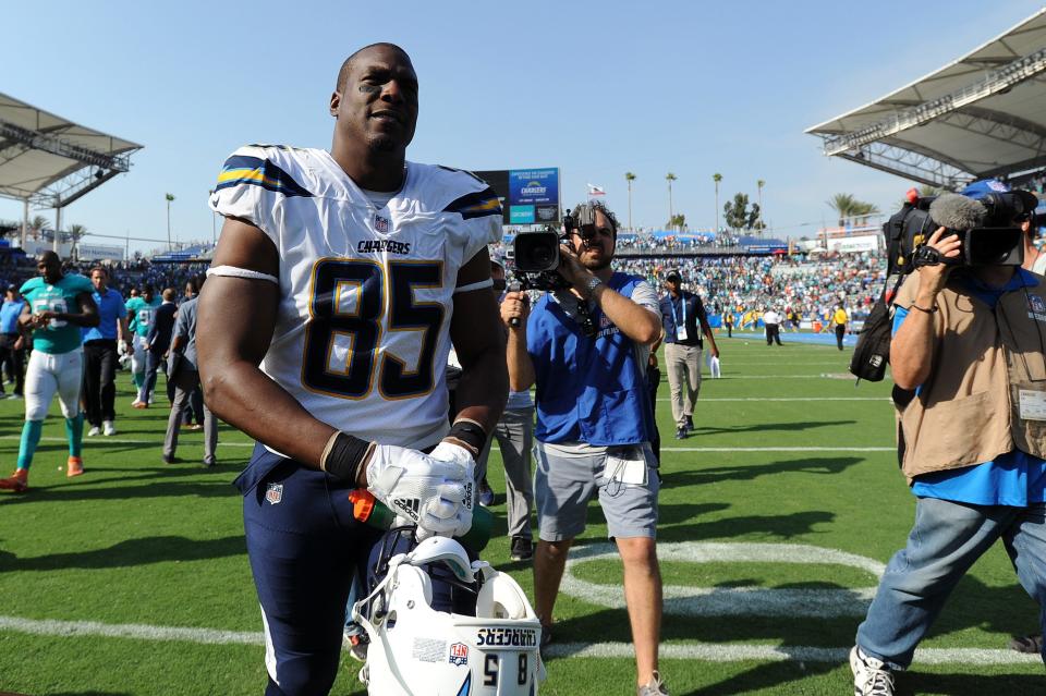Los Angeles Chargers tight end Antonio Gates (85) walks off the field following the game against the Miami Dolphins at StubHub Center.