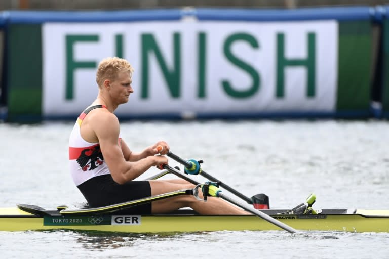 Le rameur allemand Oliver Zeidler après la finale B du skiff aux Jeux olympiques de Tokyo le 30 juillet 2021 (Charly TRIBALLEAU)