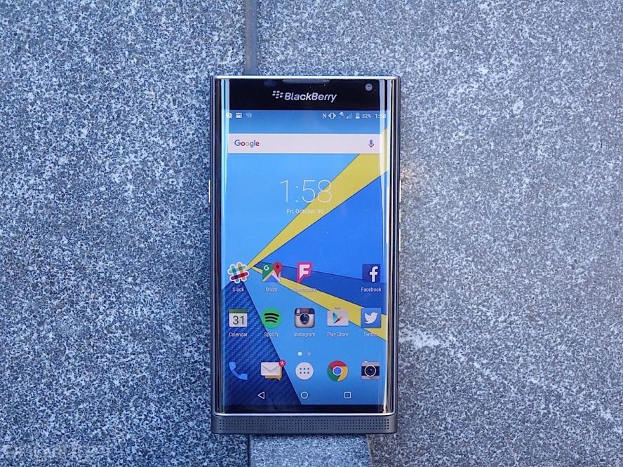 BlackBerry Priv review: Android alone can't save the company