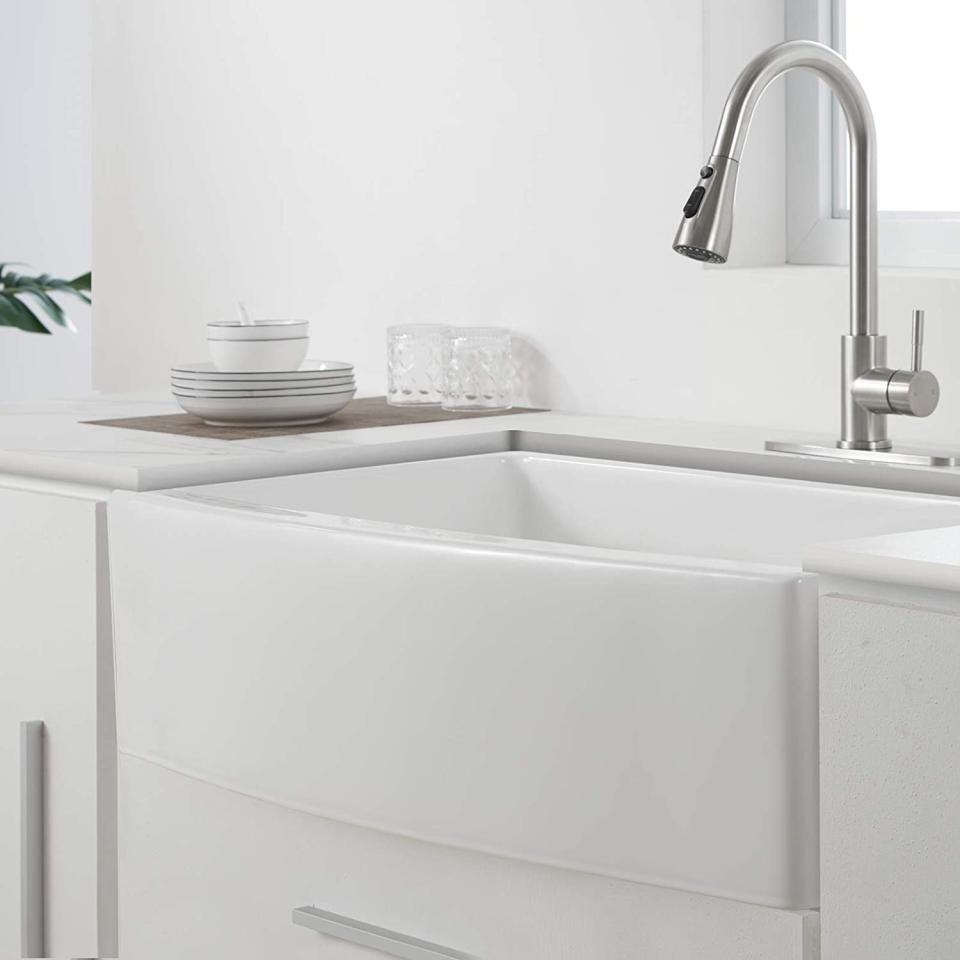 CELAENO farmhouse sink