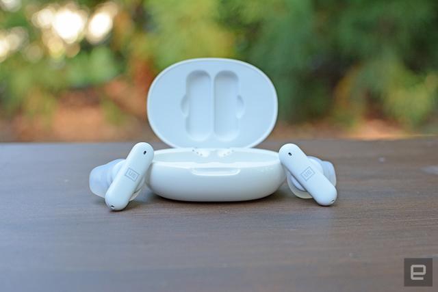 GeekDad review: UE FITS Customized Wireless Earbuds - GeekDad