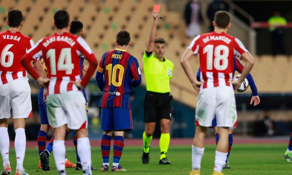 Jesús Gil Manzano shows Lionel Messi the red card in the Spanish Super Cup final.