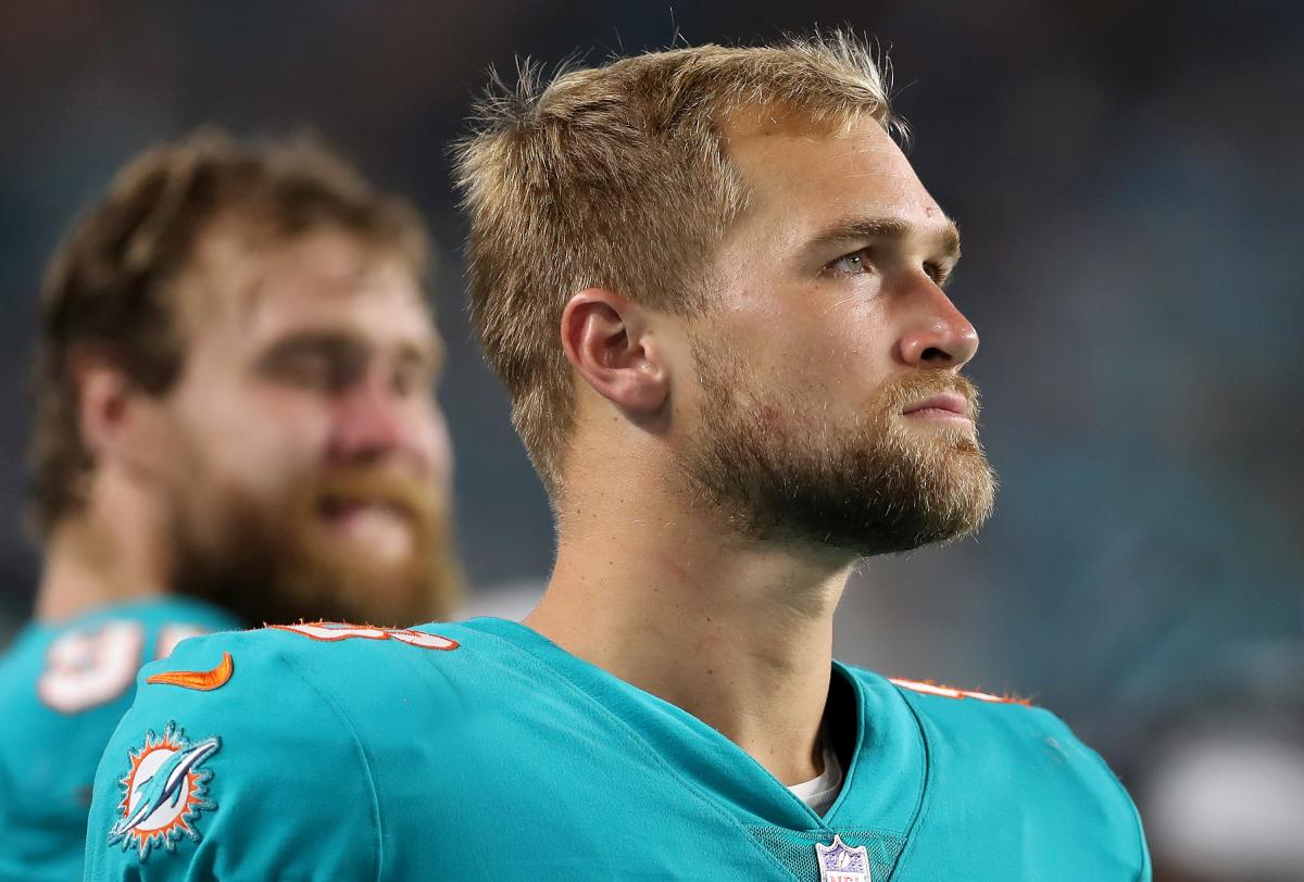 Dolphins' Mike Gesicki thought fourth-down play was a catch