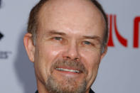 Kurtwood Smith, Neils strenger und dogmatischer Vater, etablierte sich erfolgreich als Seriendarsteller. Neben zahlreichen Auftritten in „Star Trek“ und „24 – Twenty Four“, ist seine bekannteste Rolle die des Familienvaters Red Forman in der Comedy-Kult-Serie „Die Wilden Siebziger“. (Bild: Getty Images)