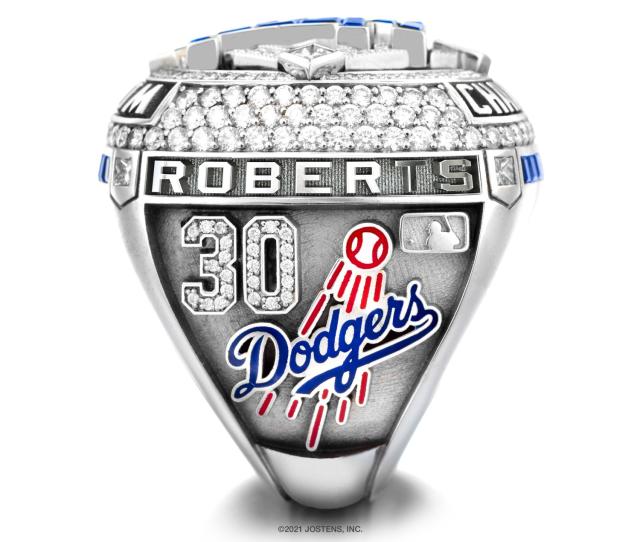 Dodgers receive World Series rings in pregame ceremony