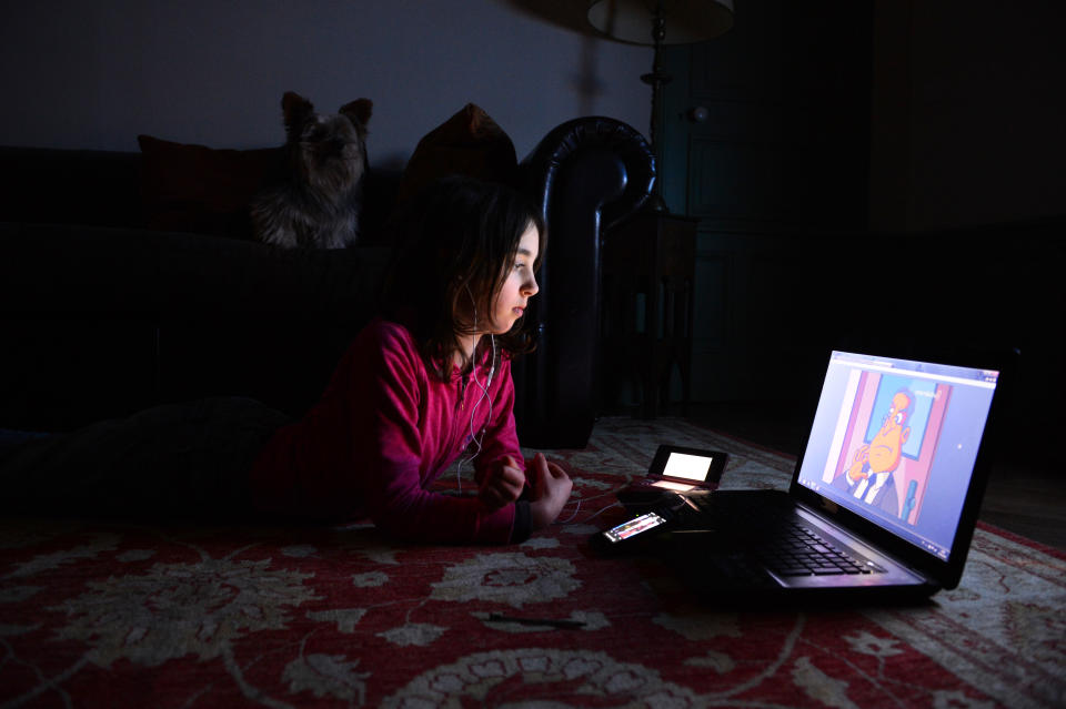 El dar por sentado el acceso a contenido gratuito puede degradar a la juventud. (Getty Images)