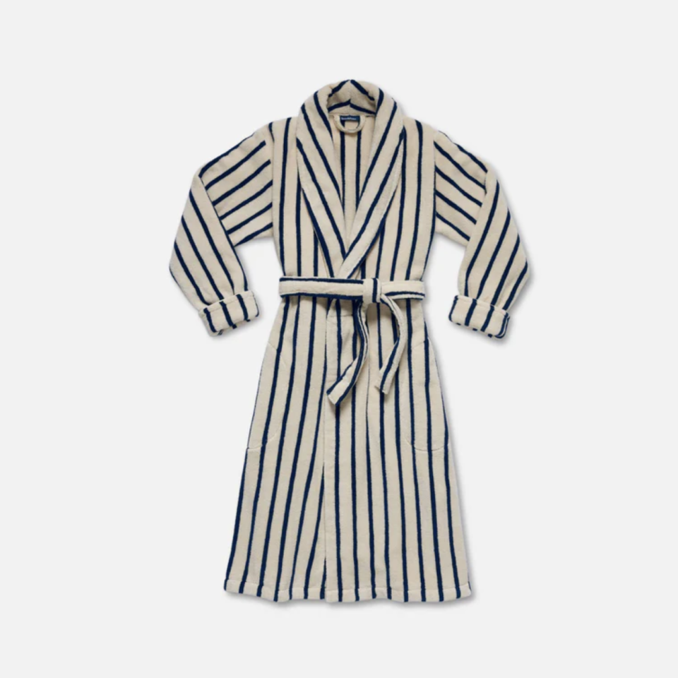 <p><a href="https://go.redirectingat.com?id=74968X1596630&url=https%3A%2F%2Fwww.brooklinen.com%2Fproducts%2Fsuper-plush-robe&sref=https%3A%2F%2F" rel="nofollow noopener" target="_blank" data-ylk="slk:Shop Now;elm:context_link;itc:0;sec:content-canvas" class="link ">Shop Now</a></p><p>Super-Plush Robe</p><p>brooklinen.com</p><p>$95.00</p>