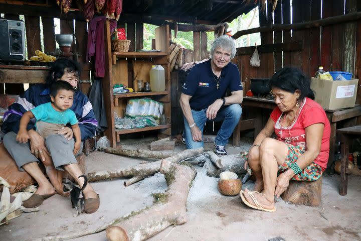 Zurück im Dschungel: Schlagersänger Peter Orloff will einem argentinischen Naturvolk durch den Bau von Schulen zu besseren Zukunftsperspektiven verhelfen.