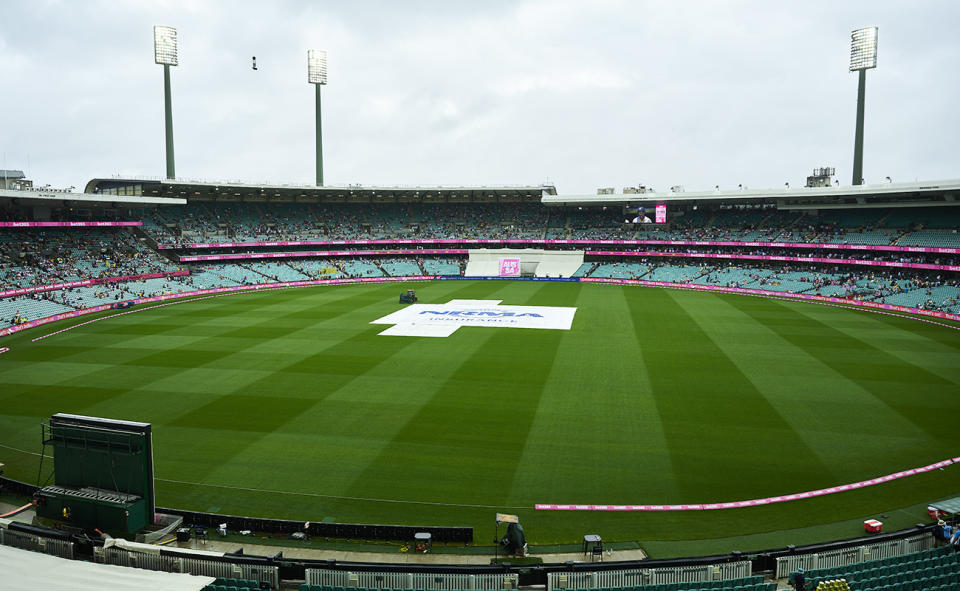 Rain and bad light, pictured here on the first day of the SCG Test.