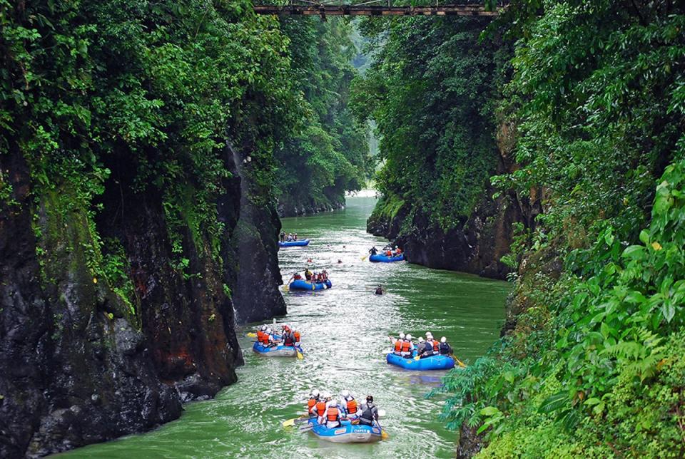     (Pacuare Lodge)