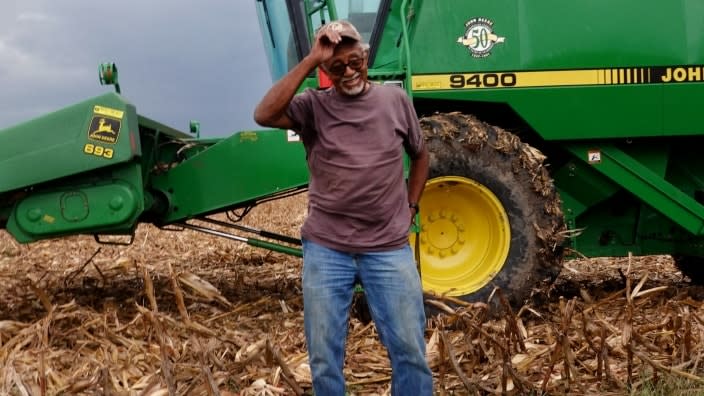 Longtime farmer Glenn Morris, 83, harvests corn last October in Princeton, Indiana. (Photo: Scott Olson/Getty Images)
