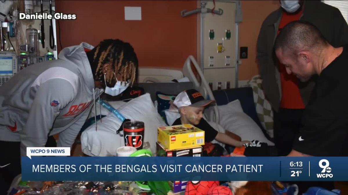 Bengals players meet with 11-year-old cancer patient