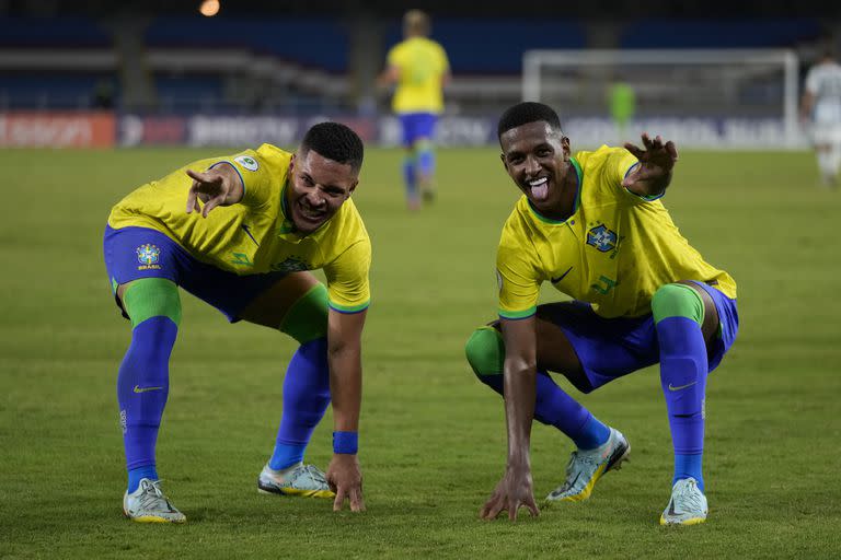 La alegría es brasileña: Vitor Roque y Robert