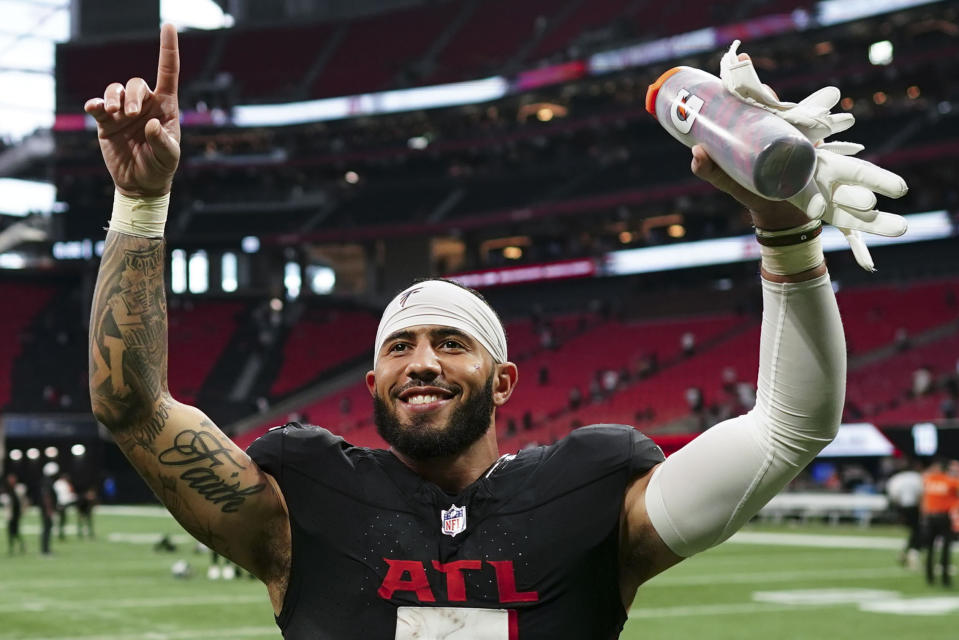 Atlanta Falcons safety Jessie Bates III (3) leaves the field after an NFL football game against the Carolina Panthers, Sunday, Sept. 10, 2023, in Atlanta. The Atlanta Falcons won 24-10. (AP Photo/John Bazemore)