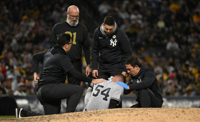 Yankees' Anthony Misiewicz hit in head with liner, carted off field