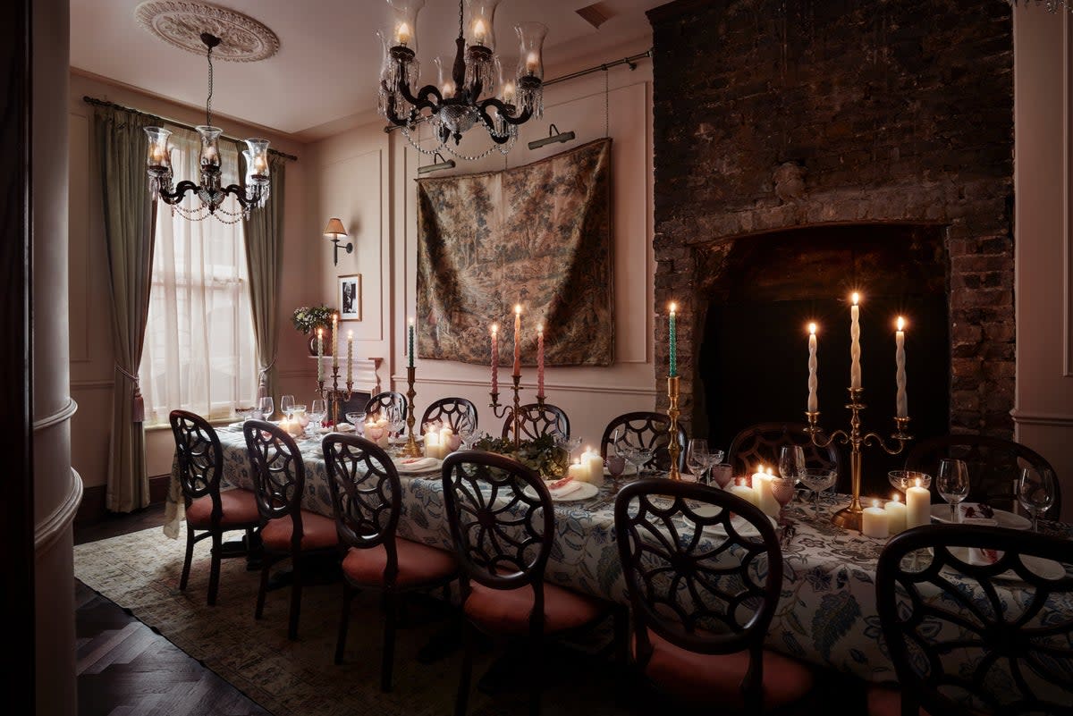 Eat by candlelight: Upstairs at the George  (Handout)