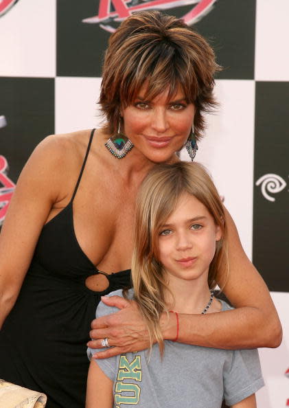 Als Tochter prominenter Eltern ist Delilah Belle das Rampenlicht gewöhnt. Schon als Kind begleitete sie ihre Mutter auf den Red Carpet, so wie hier. Das Foto entstand im Jahr 2008 bei der Premiere von “Speed Racer” in Hollywood. Heute sind die Kameras auf Delilah gerichtet – und Mama Lisa ist mächtig stolz auf ihre Tochter. Bei Instagram postet Lisa Rinna regelmäßig Fotos ihrer Model-Tochter. Foto: Jesse Grant/Getty Images