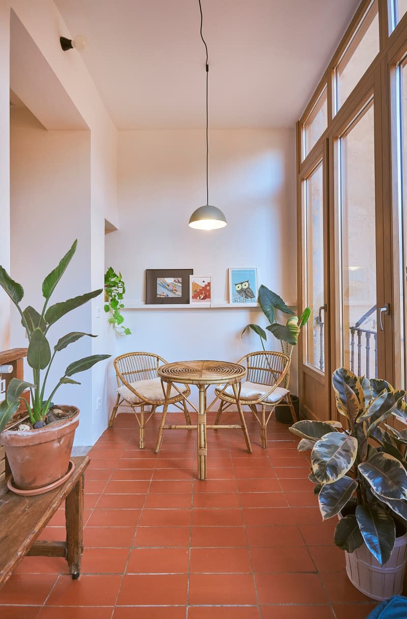 Dining area in Barcelona apartment after renovation.