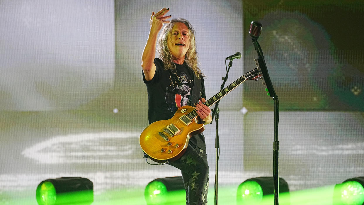  Kirk Hammett of Metallica performs onstage as Metallica Presents: The Helping Hands Concert (Paramount+) at Microsoft Theater on December 16, 2022 in Los Angeles, California 