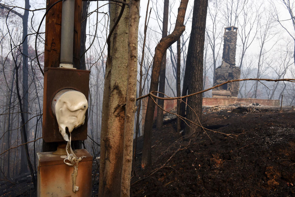 Great Smoky Mountains wildfires ravage Gatlinburg, Tenn.