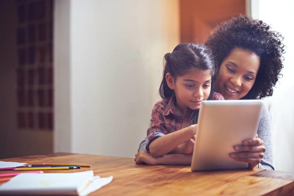 “Proporcionar al menor una buena educación digital y promover en el seno de la familia un equilibrio entre la vida “en línea” y la vida real, puede prevenir abusos a menores.