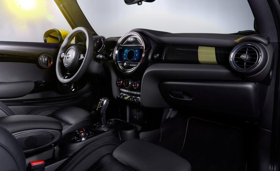 View Photos of the New 2020 Mini Cooper SE