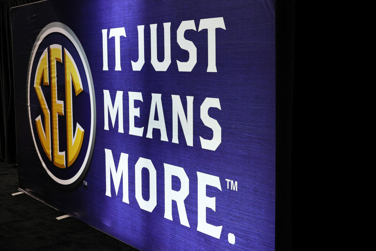 SEC football teams will face the same 8 opponents in both the 2024 and 2025 seasons.