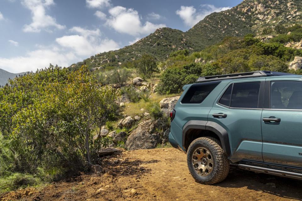 2025 toyota 4runner trailhunter