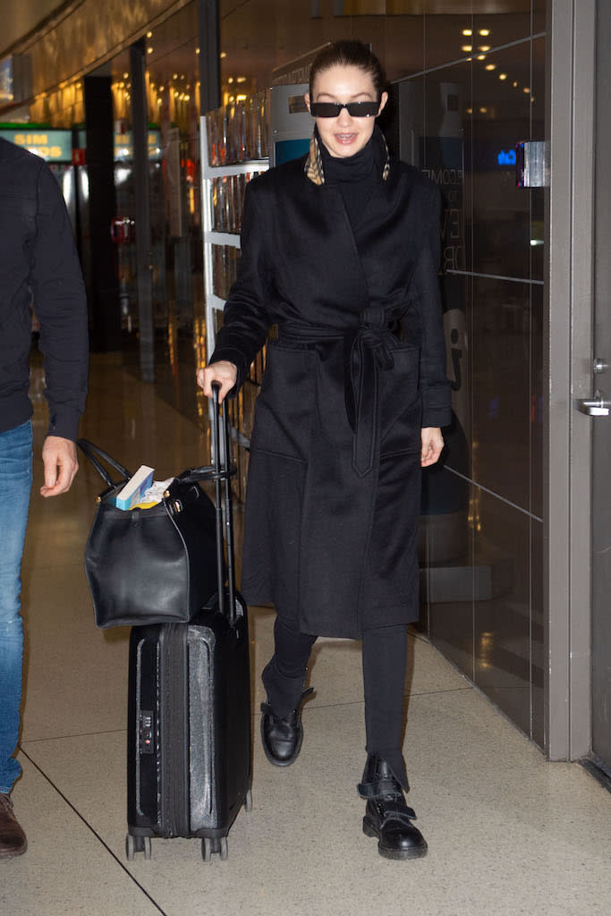 Gigi Hadid arrives at JFK airport in NYC. Pictured: Gigi Hadid Ref: SPL5142785 240120 NON-EXCLUSIVE Picture by: SplashNews.com Splash News and Pictures Los Angeles: 310-821-2666 New York: 212-619-2666 London: +44 (0)20 7644 7656 Berlin: +49 175 3764 166 photodesk@splashnews.com World Rights