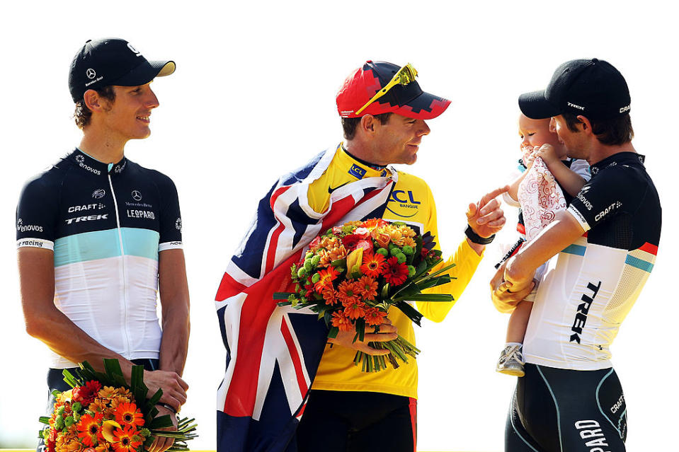 Cadel Evans (BMC) wins the 2011 Tour de France, becoming the first Australian to take overall victory at a Grand Tour