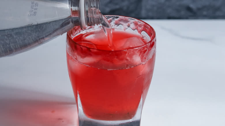 glass raspberry liquor cocktail ingredients