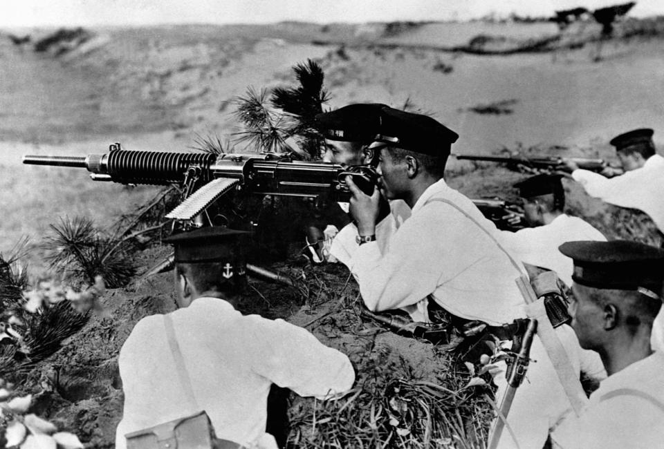 Japanese soldiers machine gun Guadalcanal