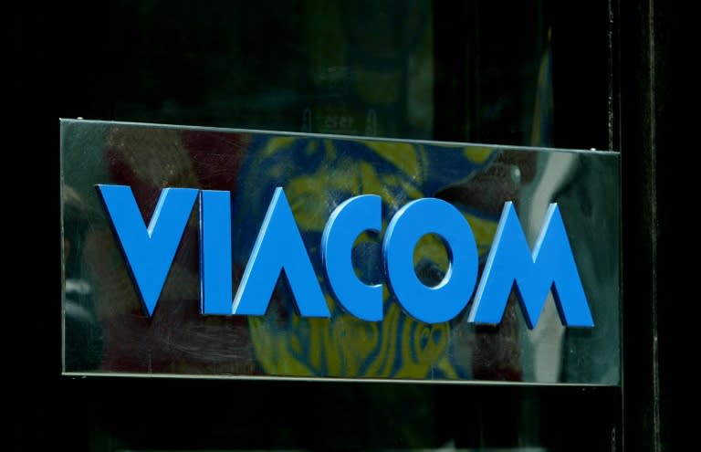 Billionaire Sumner Redstone has fired and replaced two longtime allies at the trust controlling Viacom and CBS, as part of the intensifying fight over who will control the two media companies when the 93-year-old dies