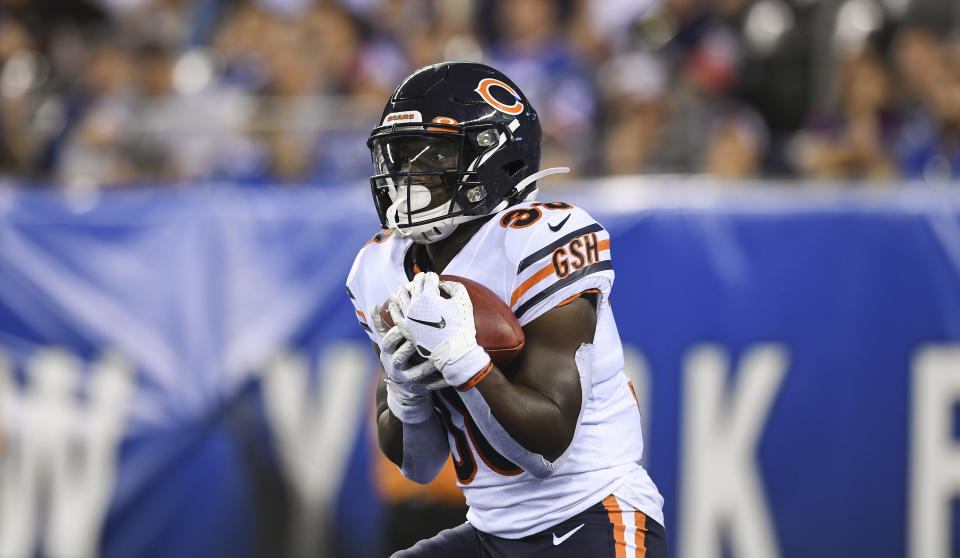 Chicago Bears defensive back Clifton Duck (38) makes a catch on a kickoff against the <a class="link " href="https://sports.yahoo.com/nfl/teams/ny-giants/" data-i13n="sec:content-canvas;subsec:anchor_text;elm:context_link" data-ylk="slk:New York Giants;sec:content-canvas;subsec:anchor_text;elm:context_link;itc:0">New York Giants</a> during the second quarter of a preseason NFL football game, Friday, Aug. 16, 2019, in East Rutherford, N.J. (AP Photo/Sarah Stier)